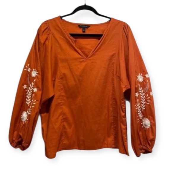 Banana Republic Tops - Banana Republic Women’s Embroidered Sleeve Poplin Top Size M